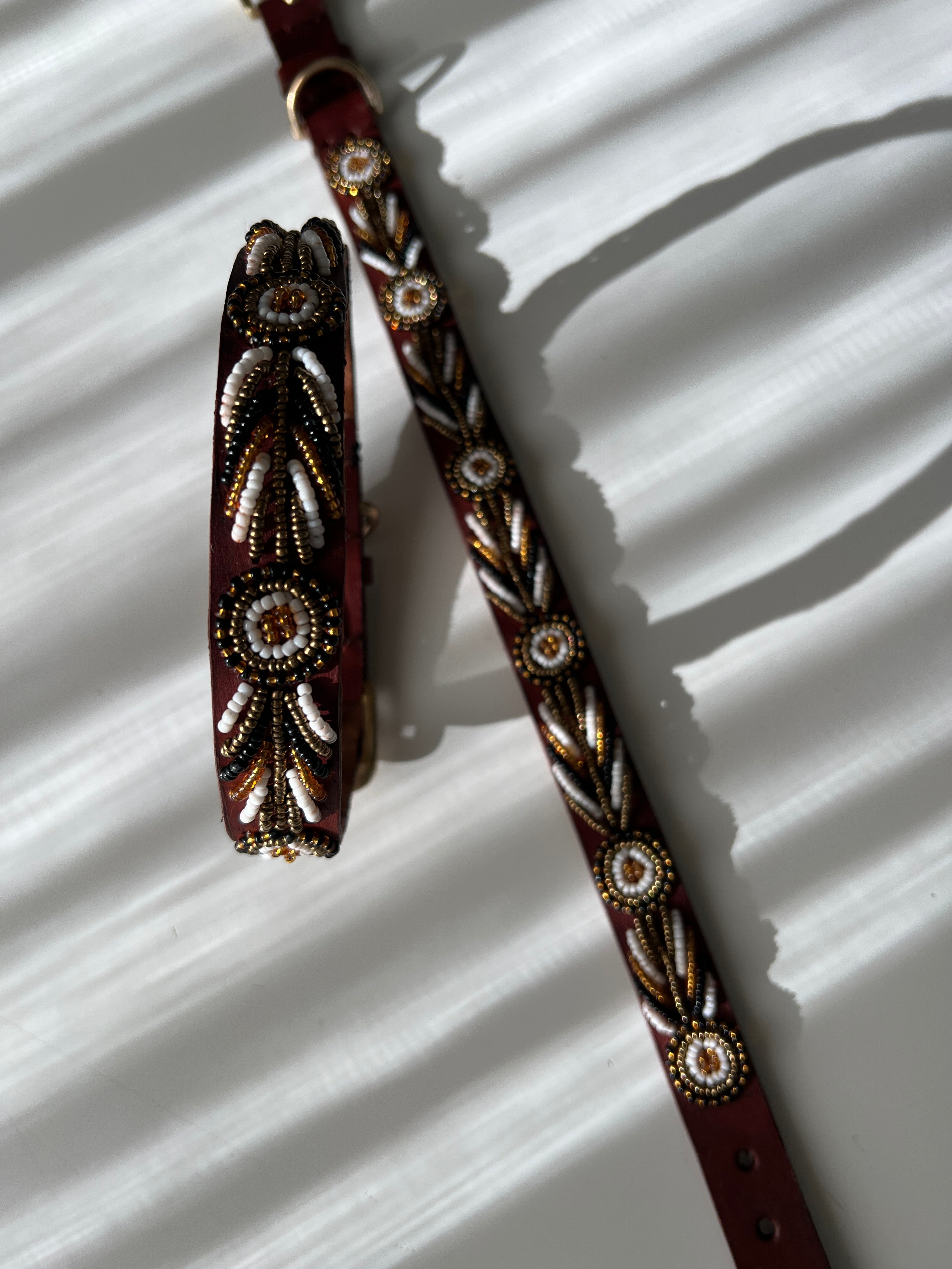 Collare Swahili fiore nero