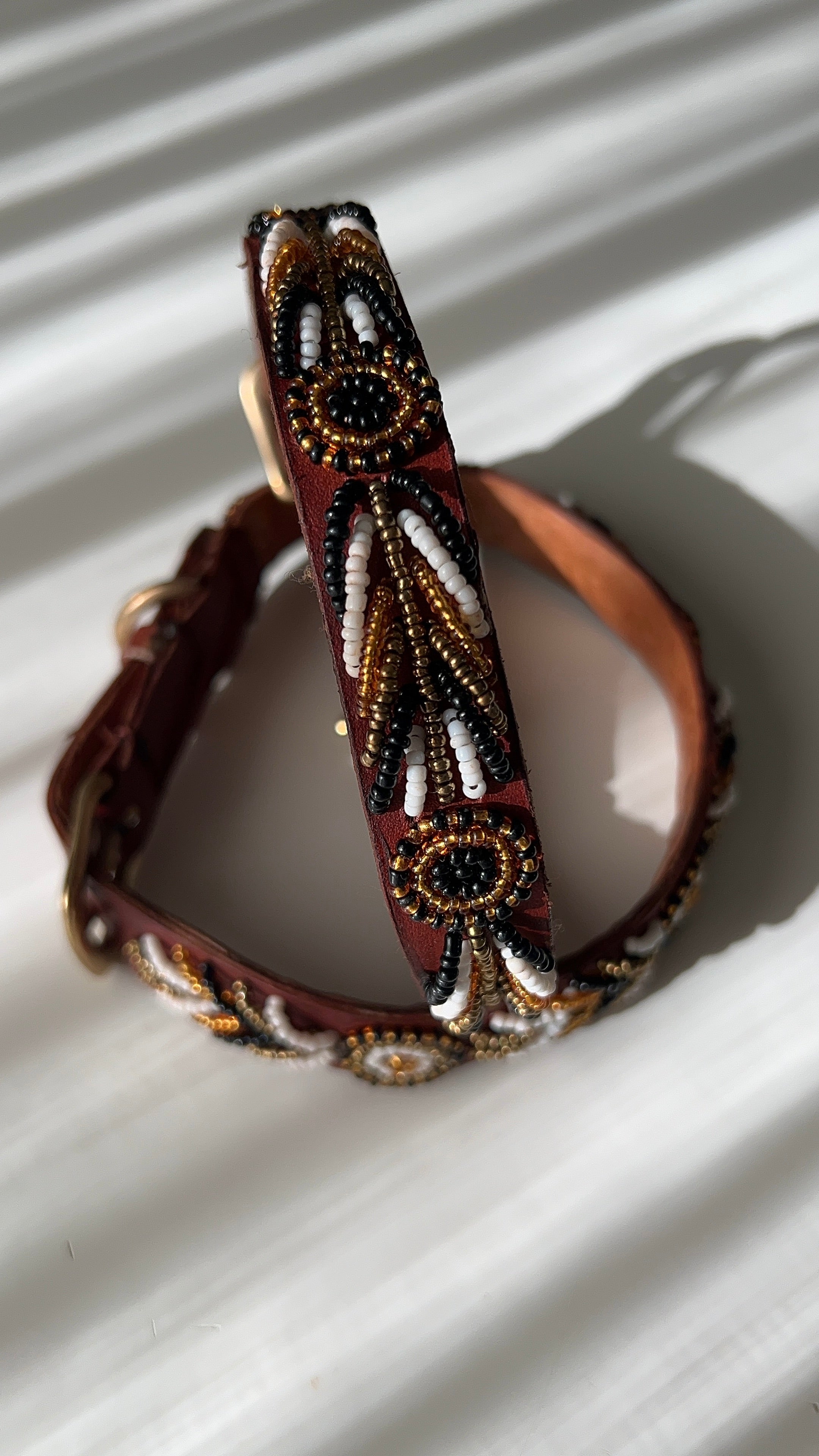 Collare Swahili fiore nero