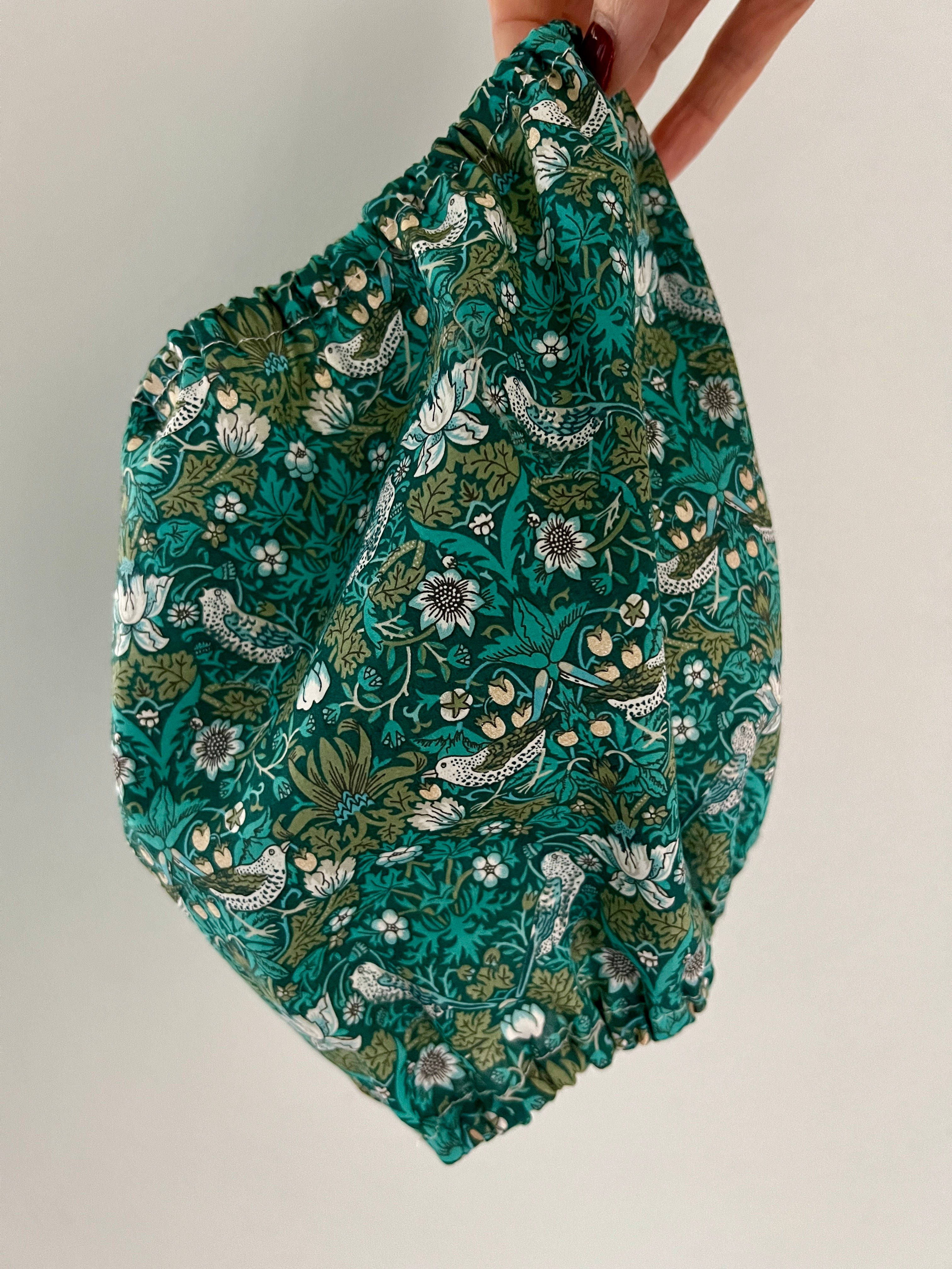 Paraorecchie in Liberty London William Morris