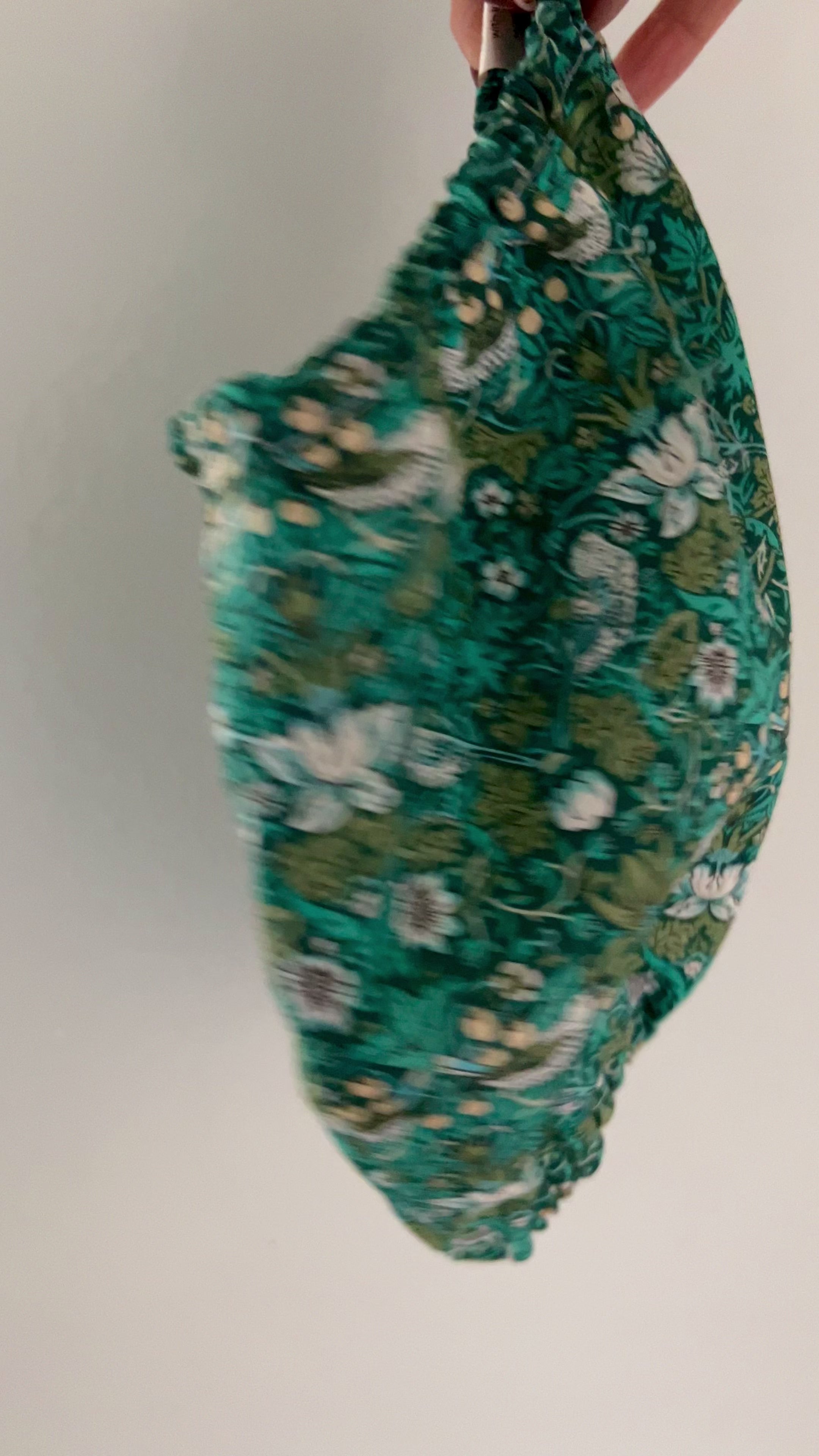 Paraorecchie in Liberty London William Morris